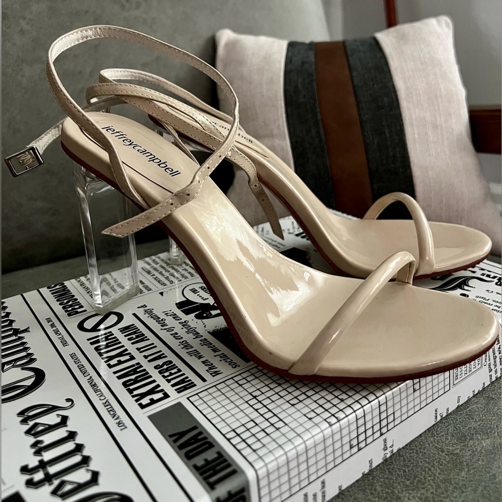 NEVER WORN Jeffrey Campbell • VACCINE SANDAL IN NUDE PATENT & CLEAR • Size 8
